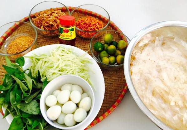 Bánh tráng trộn đặc sản Tây Ninh
