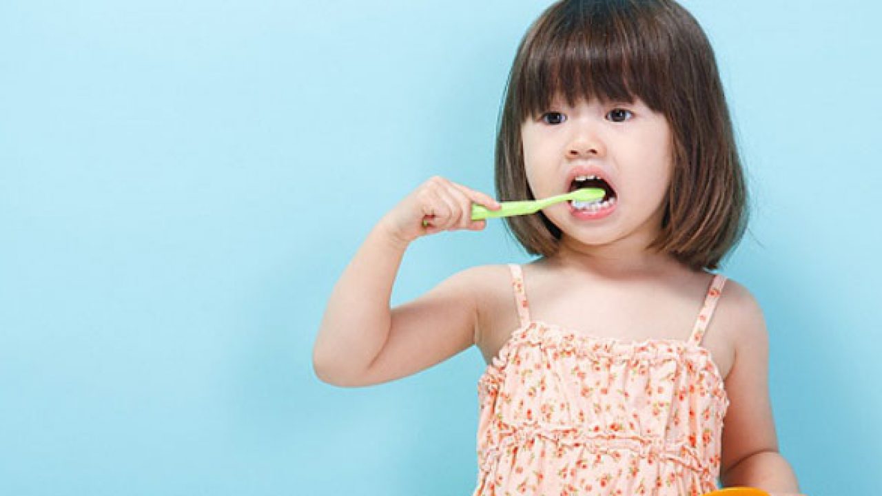 Nên đánh răng sau khi ăn để giữ hàm răng khỏe mạnh
