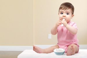 sữa chua tự làm từ men probiotic cho bé