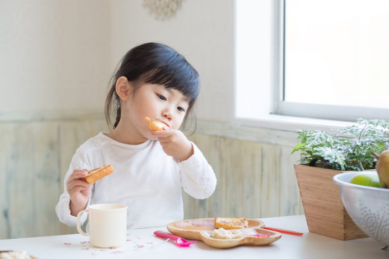Nên hạn chế những loại đồ ăn có thể gây viêm ở trẻ